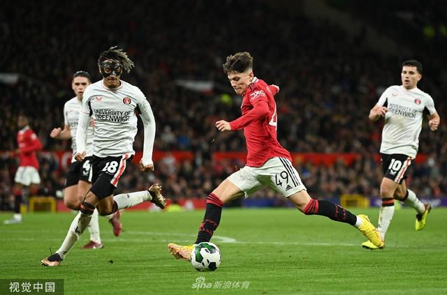 中脱颖而出 中脱颖而出